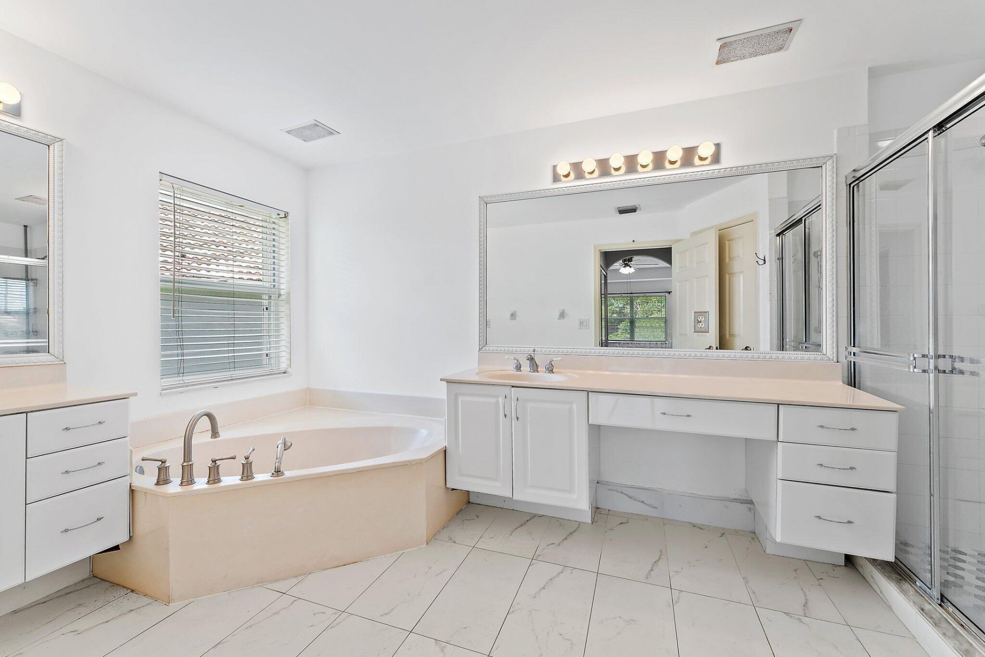 3210 El Camino Real, West Palm Beach, FL 33409 Photo