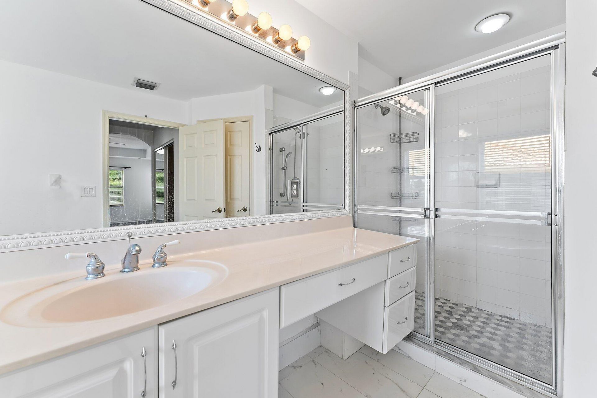 3210 El Camino Real, West Palm Beach, FL 33409 Photo
