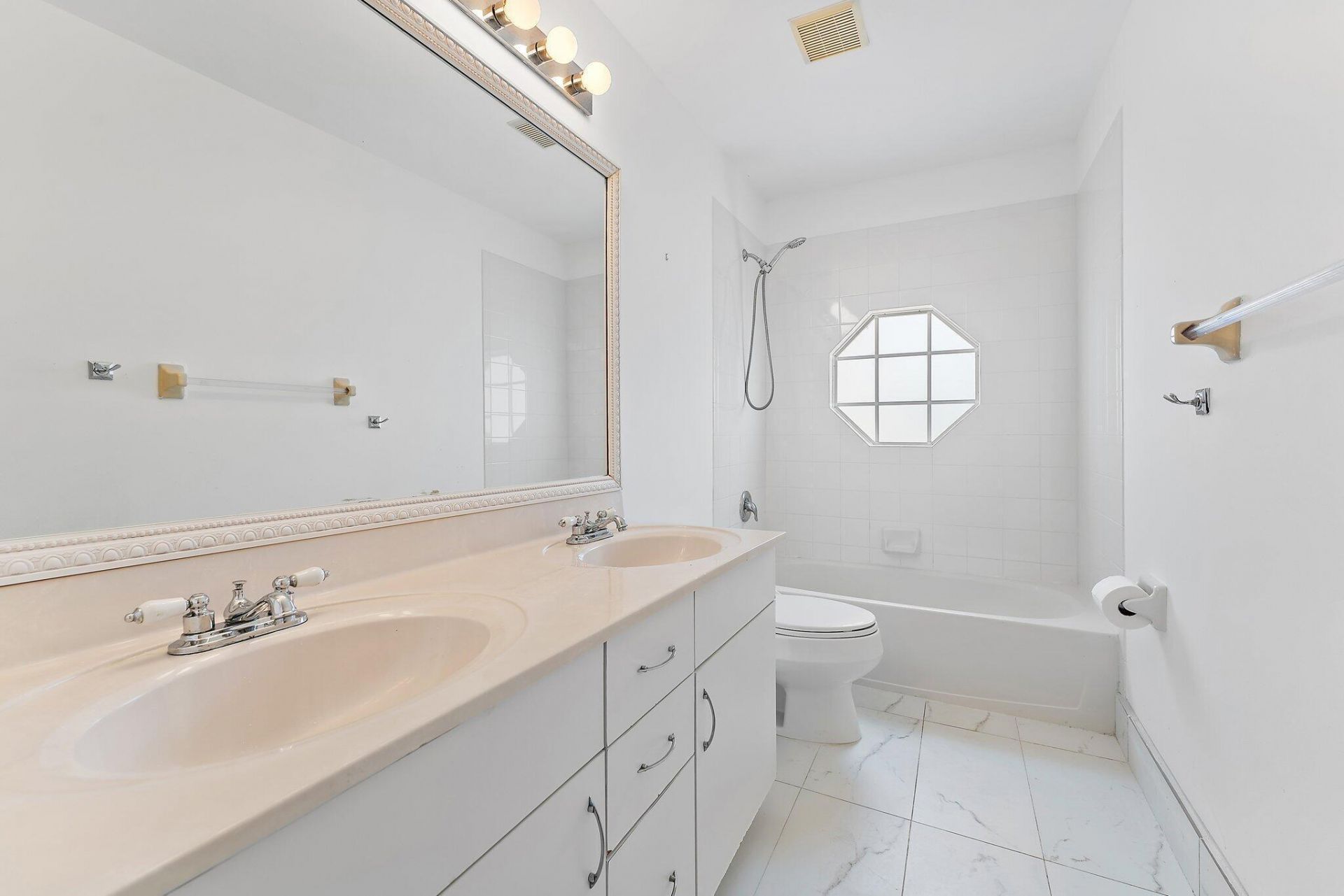 3210 El Camino Real, West Palm Beach, FL 33409 Photo