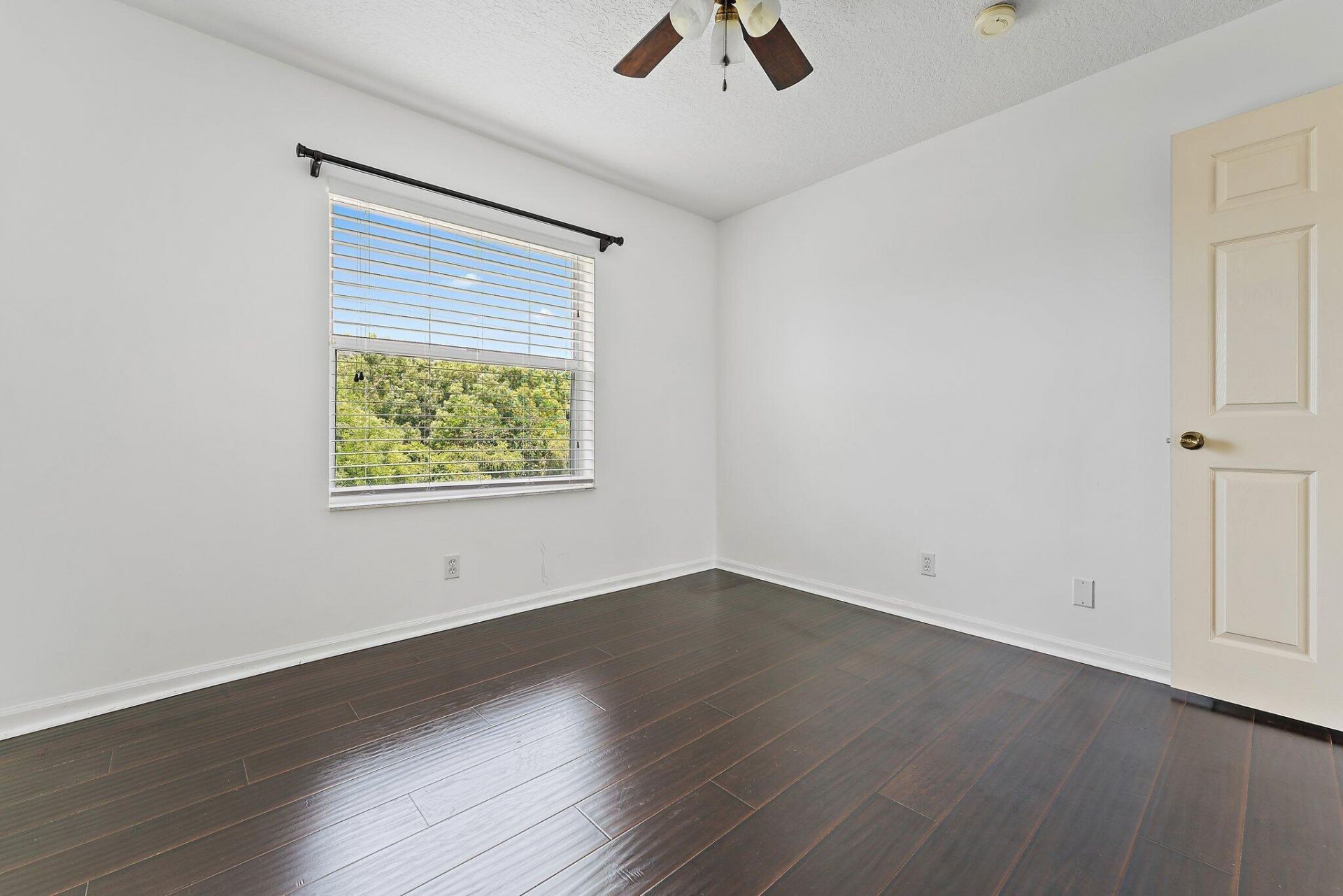 3210 El Camino Real, West Palm Beach, FL 33409 Photo