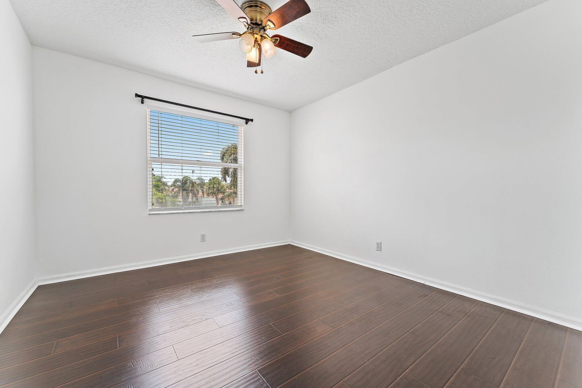 3210 El Camino Real, West Palm Beach, FL 33409 Photo