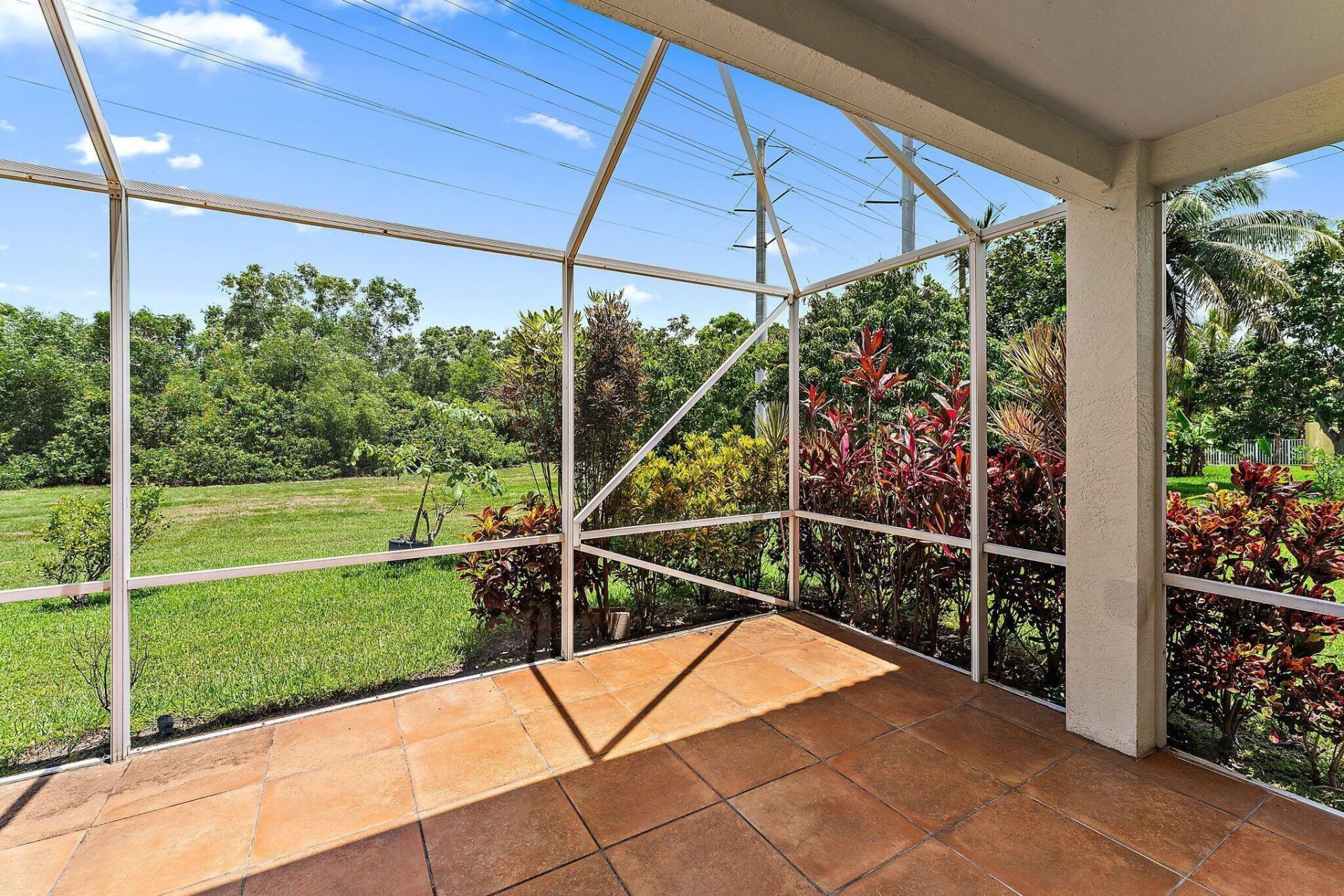 3210 El Camino Real, West Palm Beach, FL 33409 Photo
