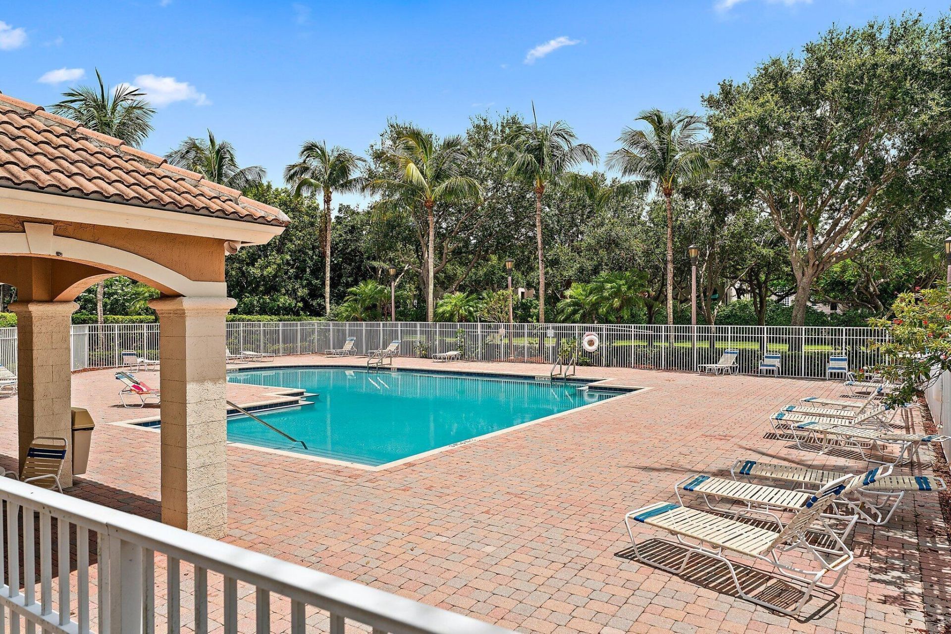 3210 El Camino Real, West Palm Beach, FL 33409 Photo