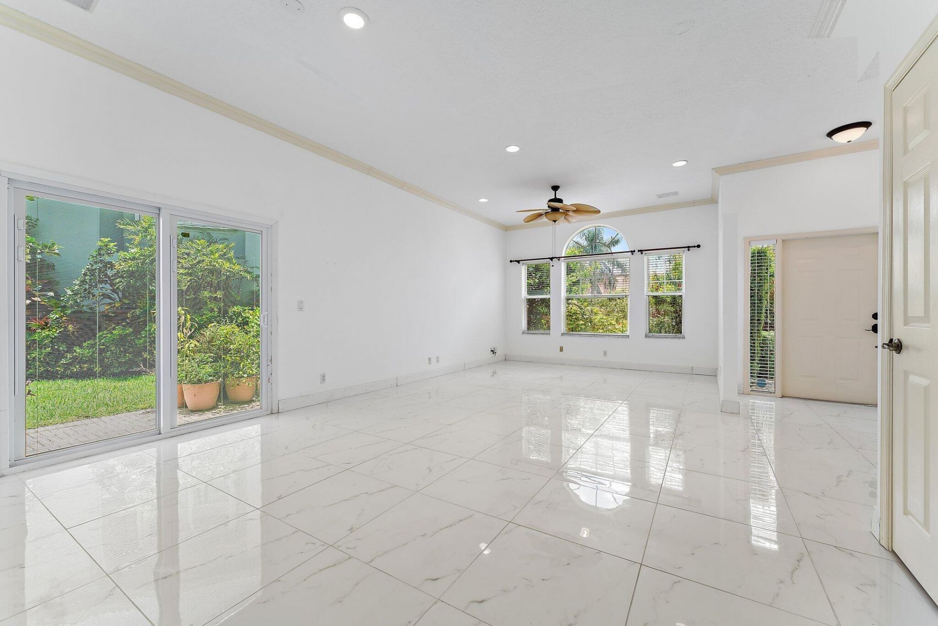 3210 El Camino Real, West Palm Beach, FL 33409 Photo