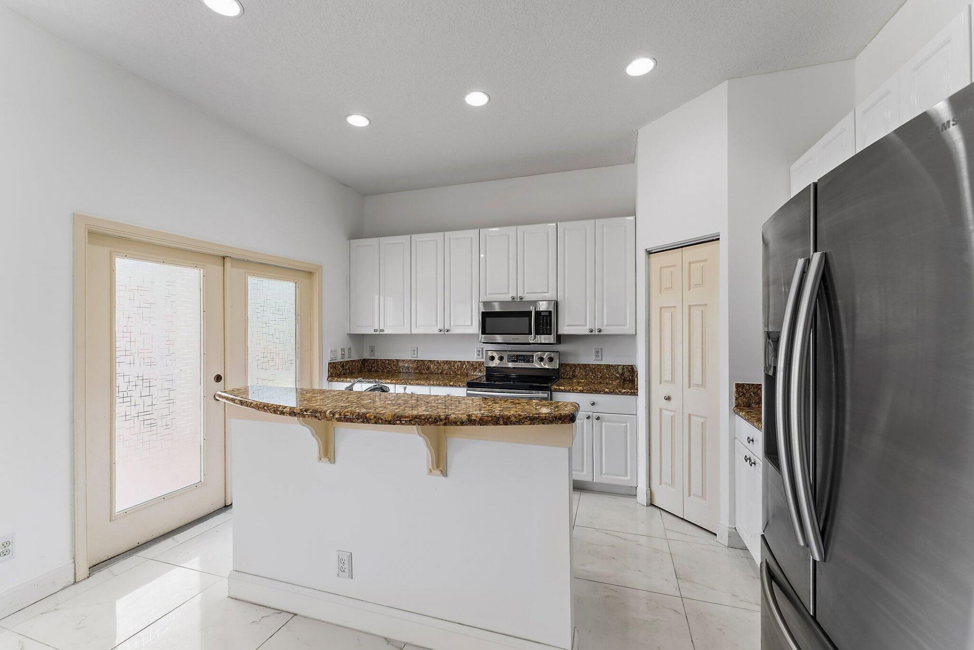 3210 El Camino Real, West Palm Beach, FL 33409 Photo