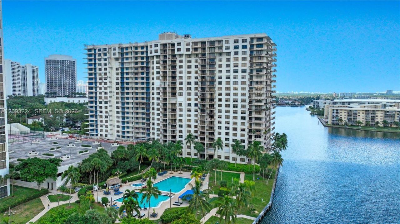 18151 NE 31st Ct , Unit 805, Aventura, FL 33160 Photo