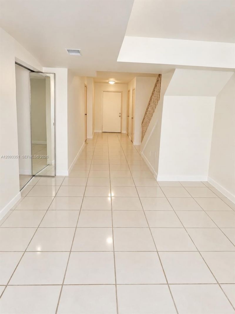 712 NE 26th Ave, Hallandale Beach, FL 33009 Photo