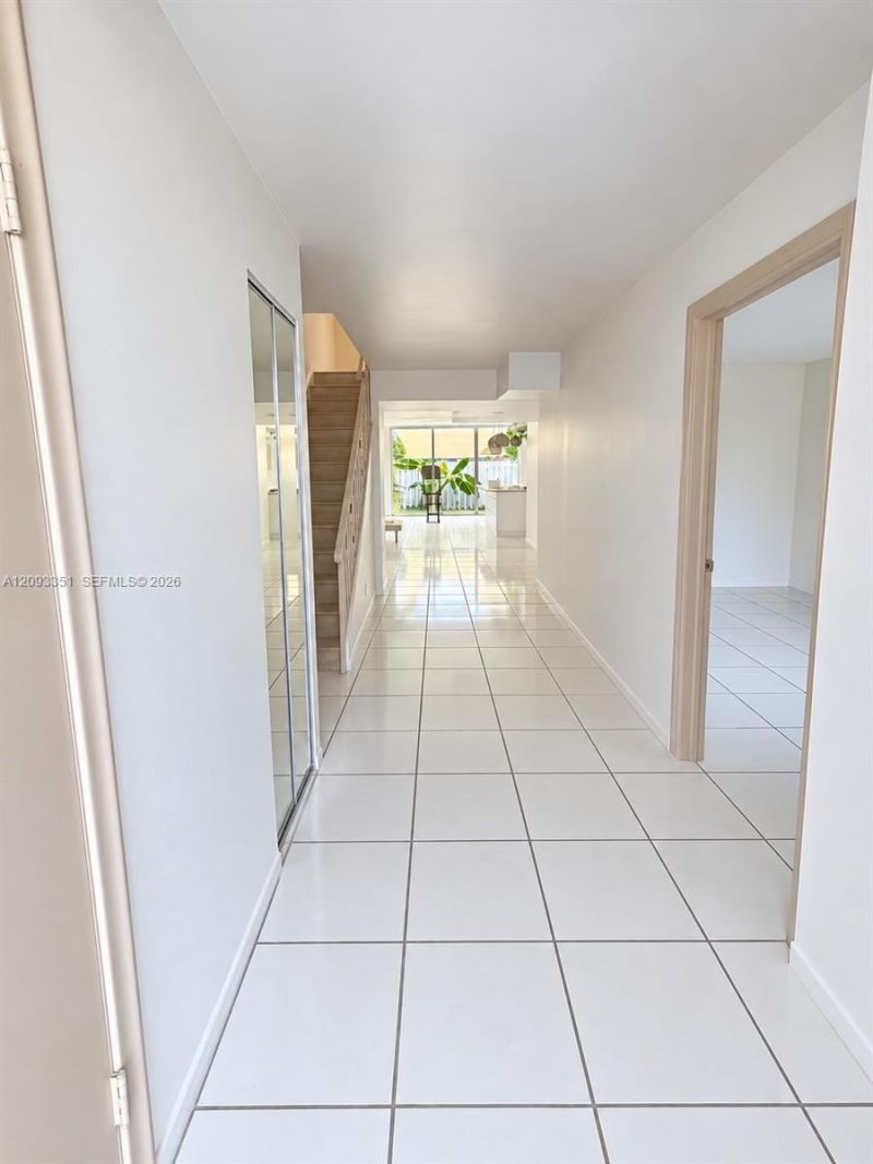 712 NE 26th Ave, Hallandale Beach, FL 33009 Photo
