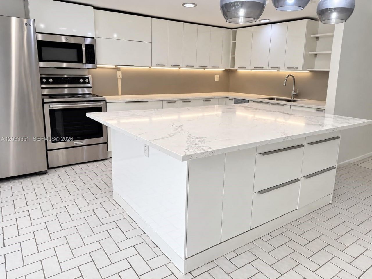 712 NE 26th Ave, Hallandale Beach, FL 33009 Photo