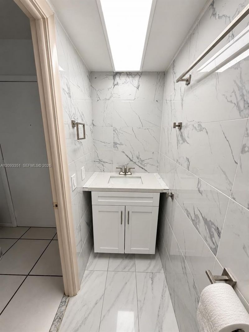 712 NE 26th Ave, Hallandale Beach, FL 33009 Photo