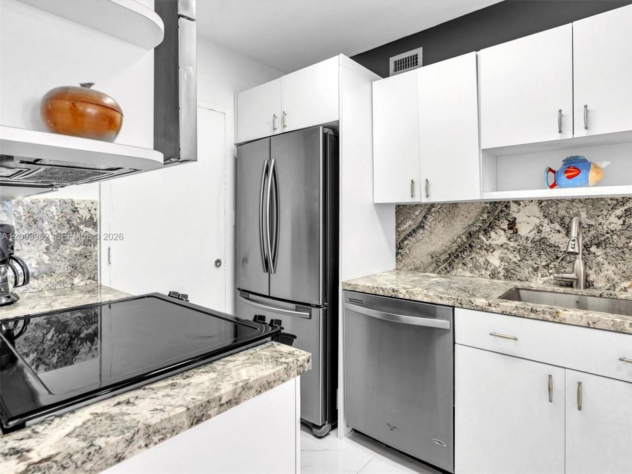 100 Lincoln Rd , Unit 710, Miami Beach, FL 33139 Photo