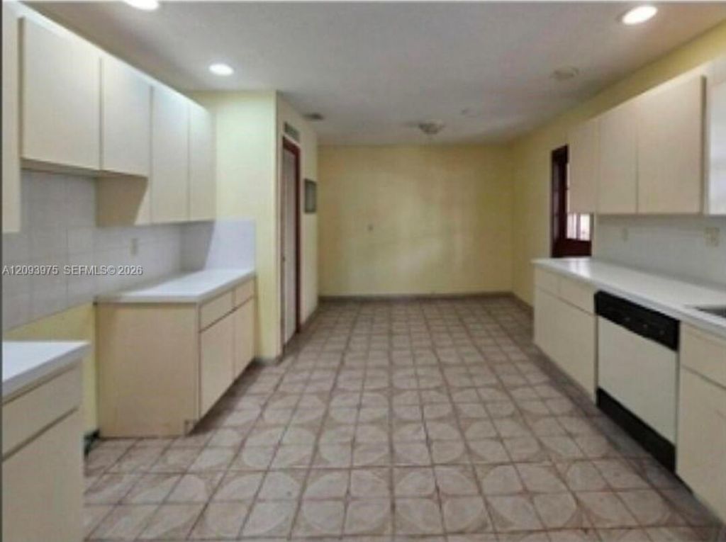 3950 SW 4th St, Miami, FL 33134 Photo