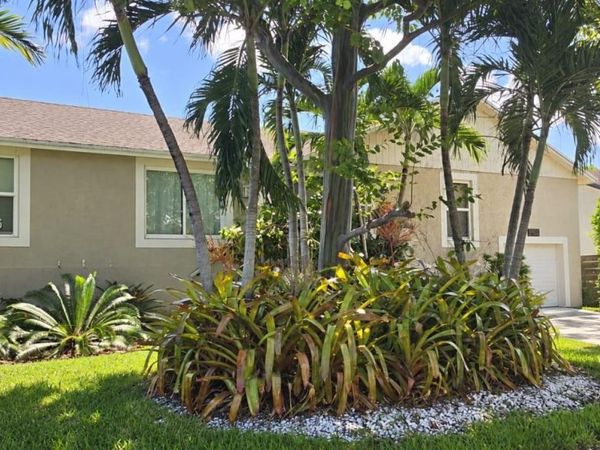 9760 SW 211th St , Cutler Bay, FL 33189