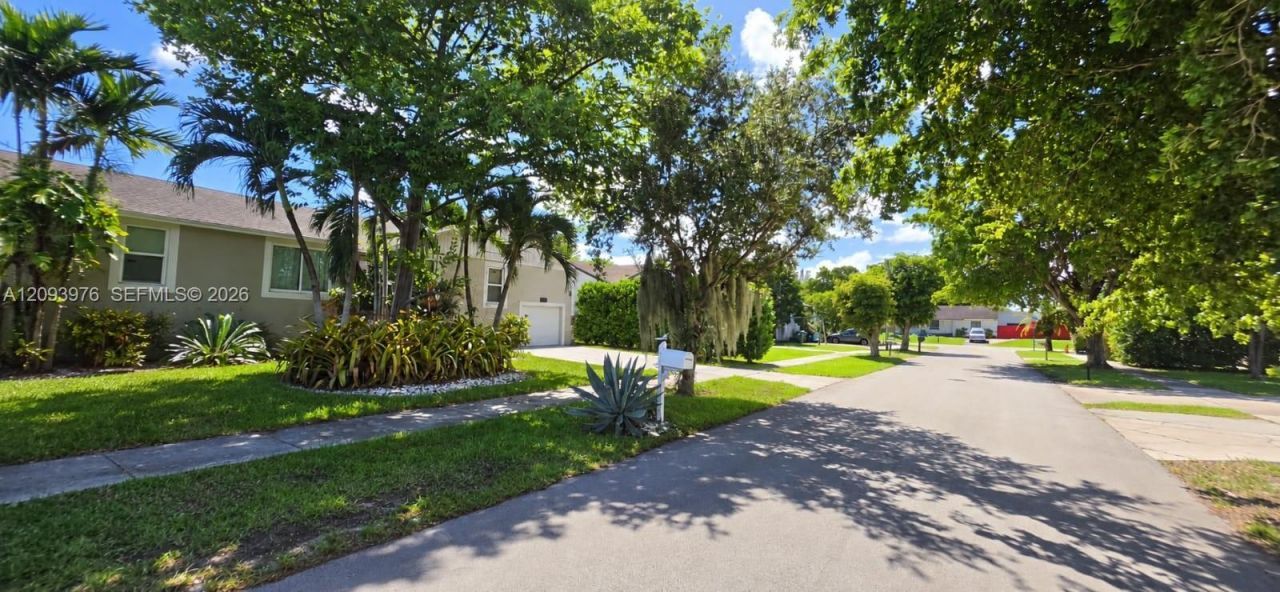 9760 SW 211th St, Cutler Bay, FL 33189 Photo
