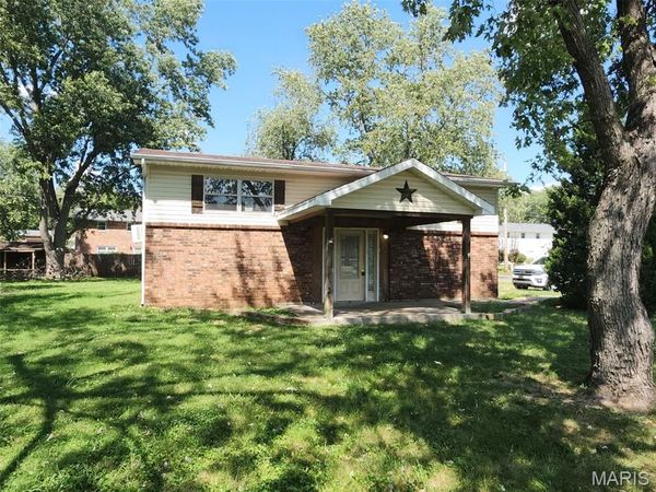 505 Edward Street , Farmington, MO 63640