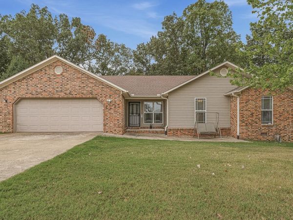 2102 Dana Marie Street, Paragould, AR 72450