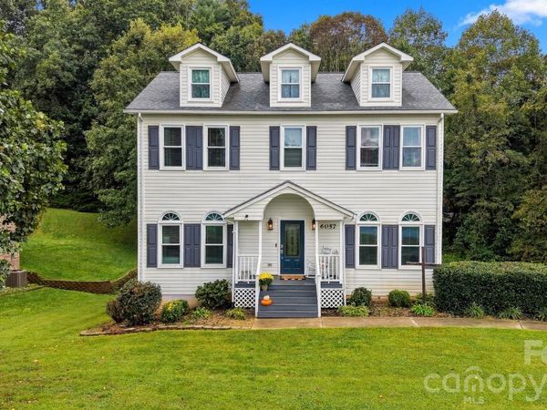 6057 Gold Creek Estate Drive, Hickory, NC 28601