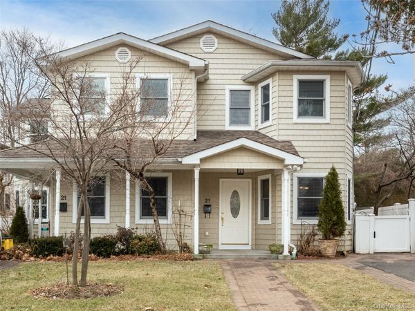 21 Marwood Road N, Unit Right Side, Port Washington, NY 11050