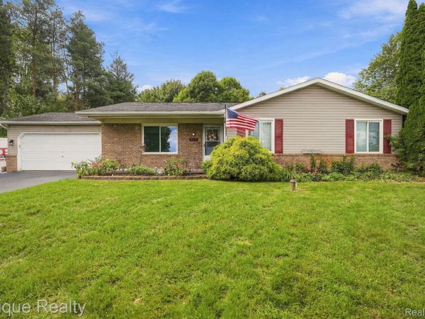 811 N Ortonville Road, Groveland Township, Mi 48462