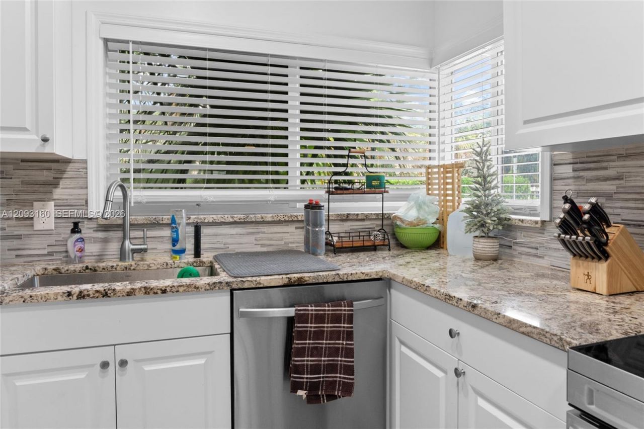 1810 NE 15th Ave , Unit 1810, Fort Lauderdale, FL 33305 Photo
