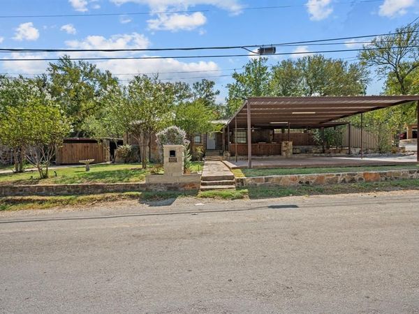 602 SE 18th Street, Mineral Wells, TX 76067