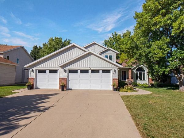 3101 37 1/2 Avenue S, Fargo, ND 58104
