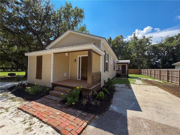 565 S 6TH Street, Ponchatoula, LA 70454