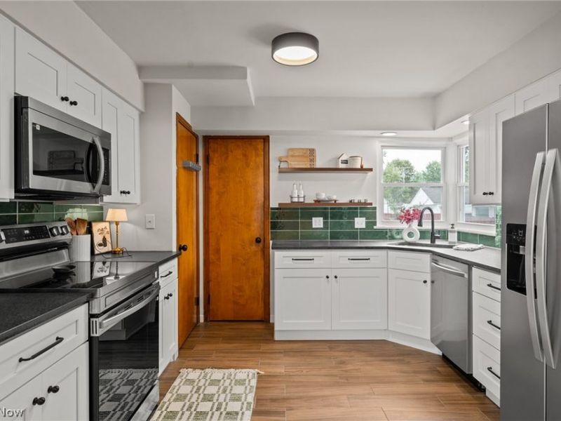 21790 Kennison Avenue, Euclid, OH 44123 Photo 9