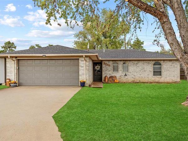 2001 E Serenade Street, Weatherford, OK 73096