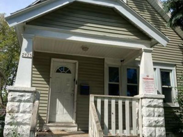 2925 N 23rd STREET, Milwaukee, WI 53206