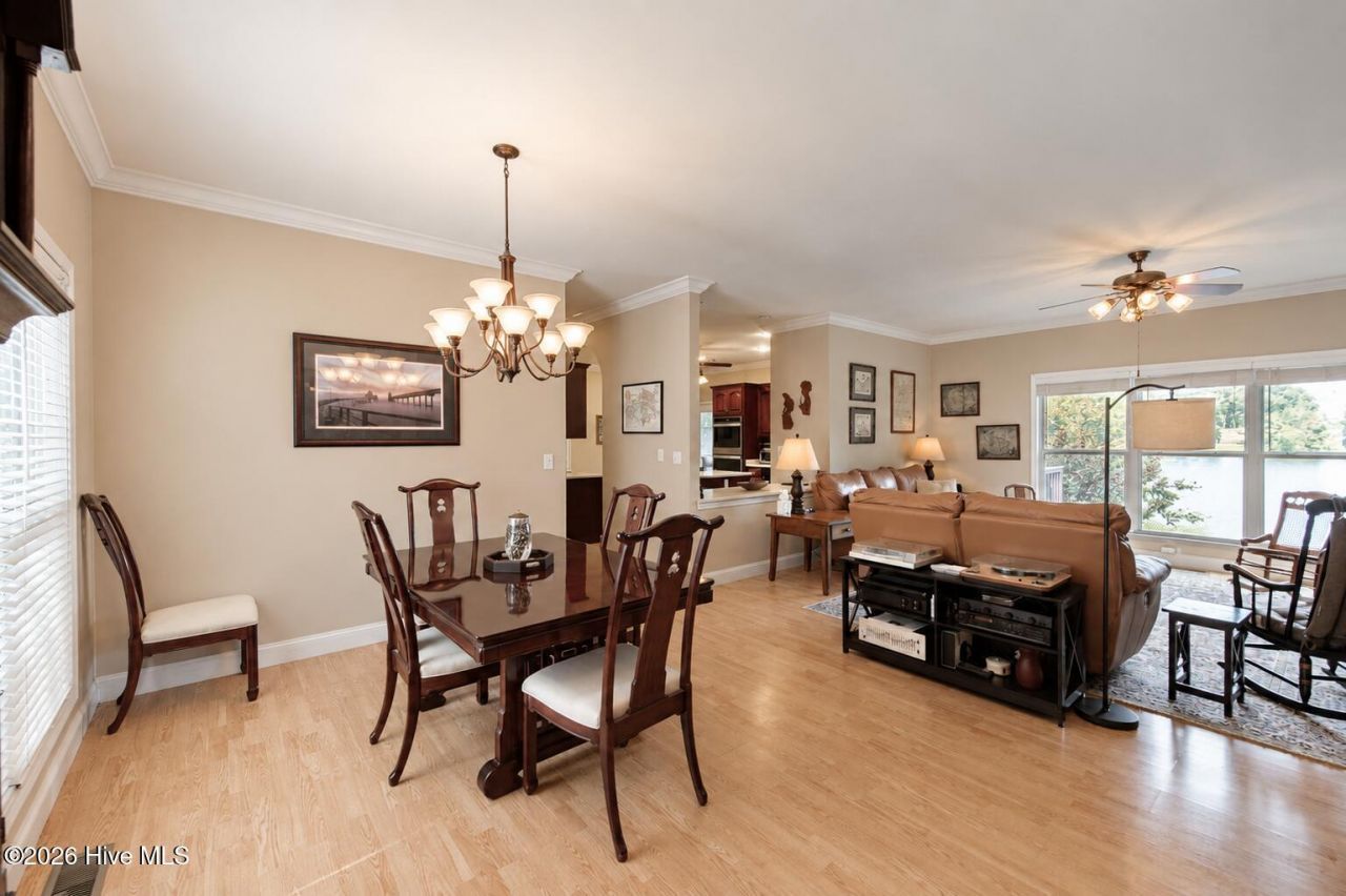 227 Laurel Heights Photo 12