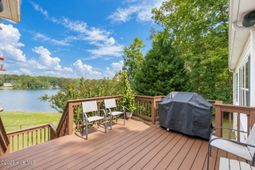 227 Laurel Heights photo 4