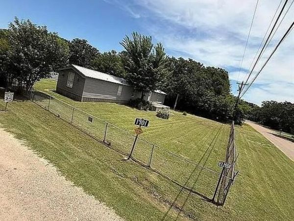 1901 Elm Drive, Kemp, TX 75143