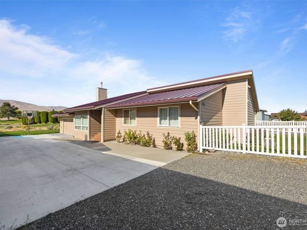 210 SW Pear Place, Mattawa, WA 99349