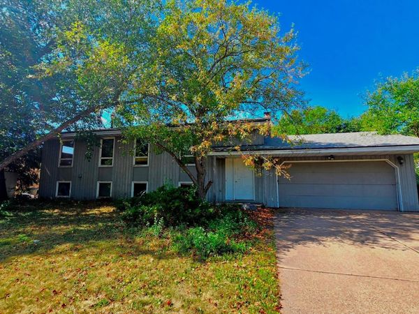 2937 Chippewa Avenue, Maplewood, MN 55109