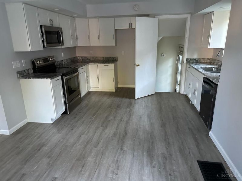 5866 Kennedy Avenue, Cincinnati, OH 45213 Photo 4