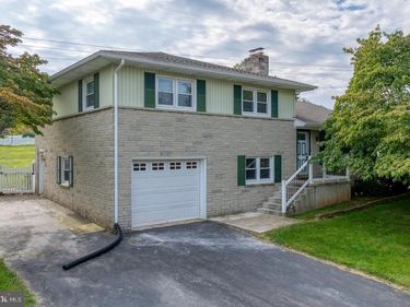 2460 WYNDHURST COURT, YORK, PA 17408
