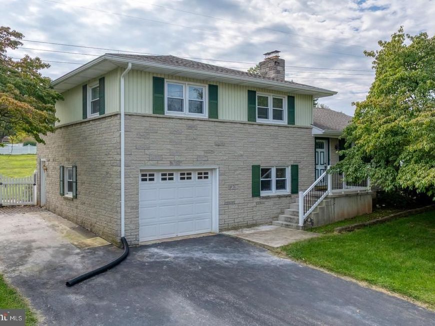 2460 Wyndhurst Court , York, PA 17408 Main Photo