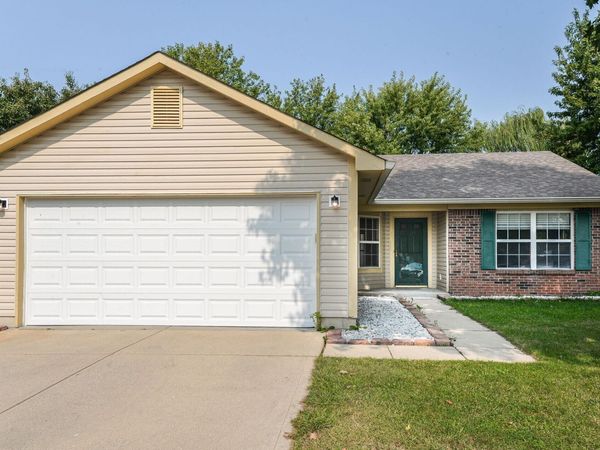 776 Alvey Court , Greenwood, IN 46143