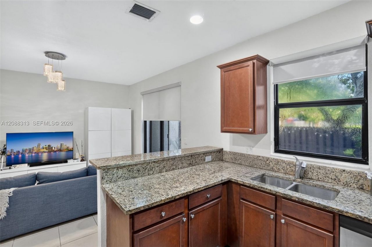 11249 NW 88th Ter , Doral, FL 33178 Photo
