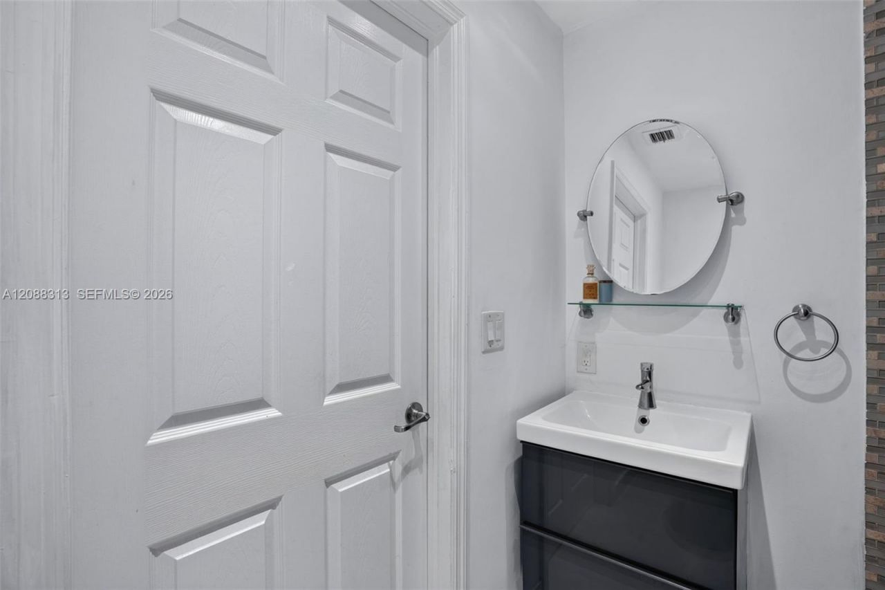 11249 NW 88th Ter , Doral, FL 33178 Photo