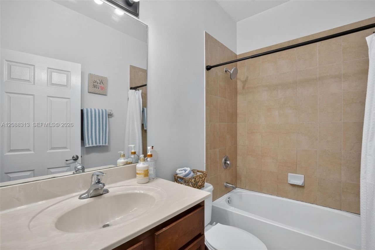 11249 NW 88th Ter , Doral, FL 33178 Photo
