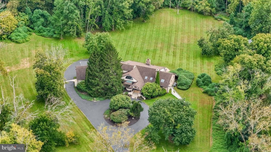 805 BRYN MAWR AVENUE, NEWTOWN SQUARE, PA 19073