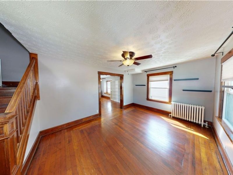 215 E Friend Street E, Columbiana, OH 44408 Photo 3
