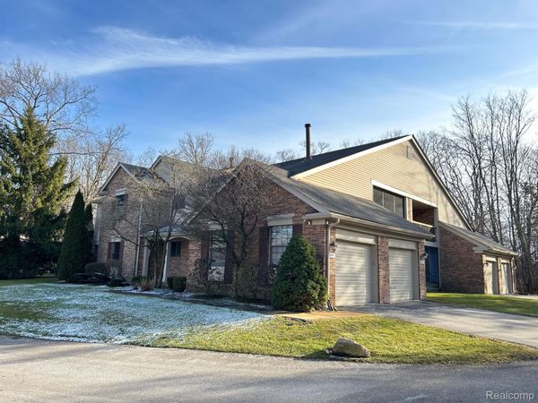 29657 PINE RIDGE Circle , Farmington Hills, Mi 48331