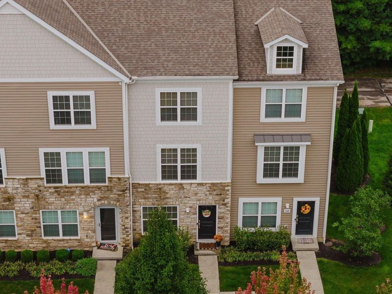 264 Autumn Ridge Circle, Pickerington, OH 43147 Photo 3