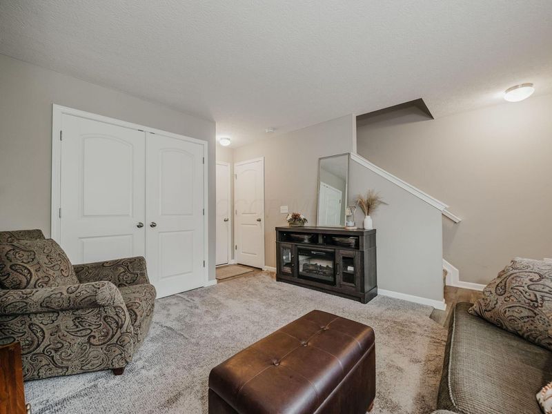264 Autumn Ridge Circle, Pickerington, OH 43147 Photo 7