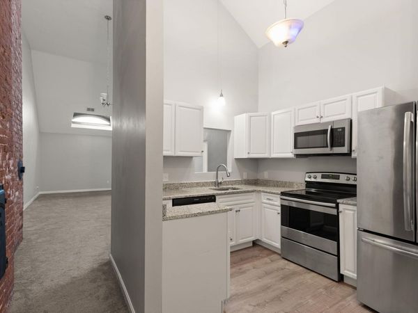 31 Elizabeth St, Unit 303, Worcester, MA 01605
