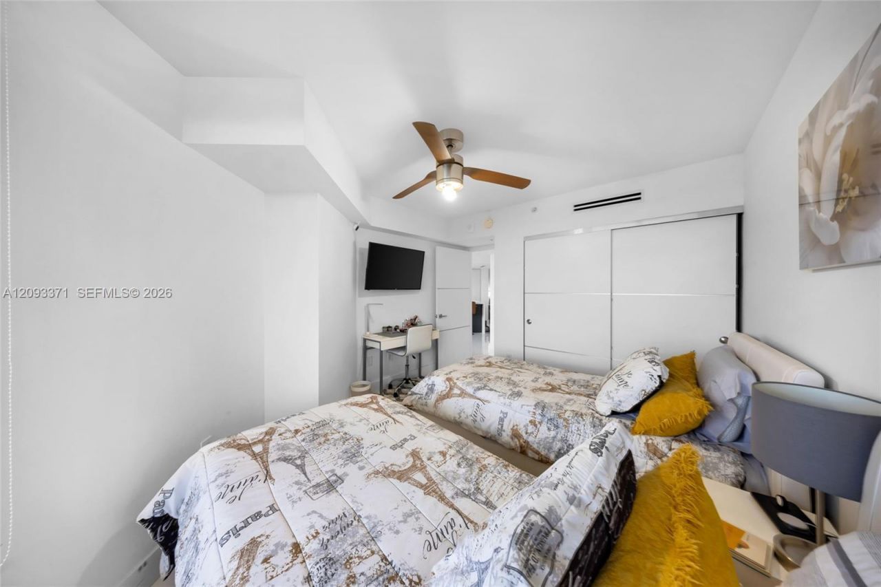 6301 Collins Ave, Unit 2107, Miami Beach, FL 33141 Photo