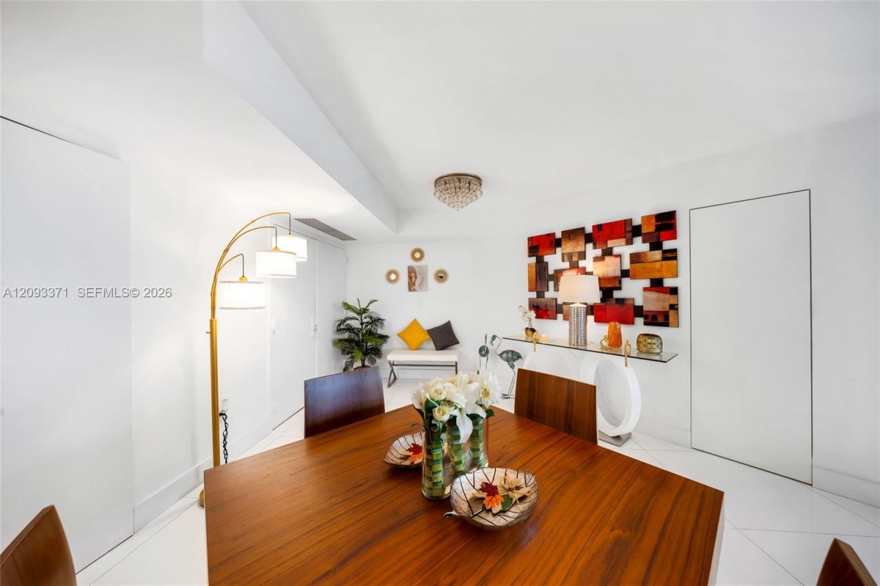 6301 Collins Ave, Unit 2107, Miami Beach, FL 33141 Photo